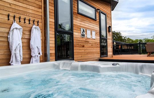 Hot Tub at Maple Lodge