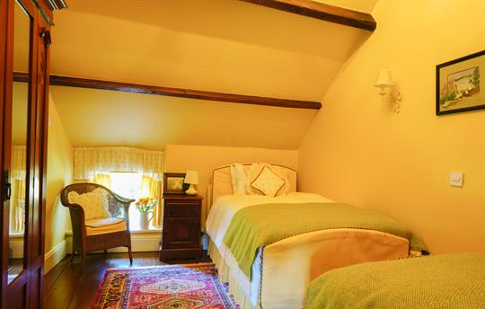 Cottage twin bedroom