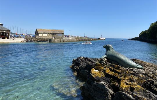 Statue of Nelson the seal in Looe
