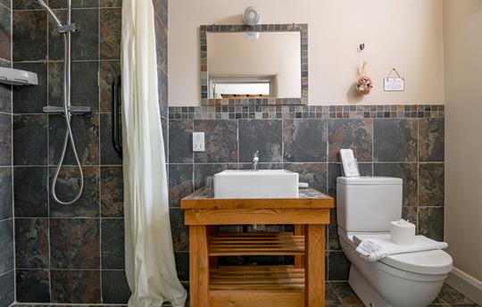 Cartshed shower room