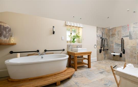 Accessible bathroom at the Wagon Shed