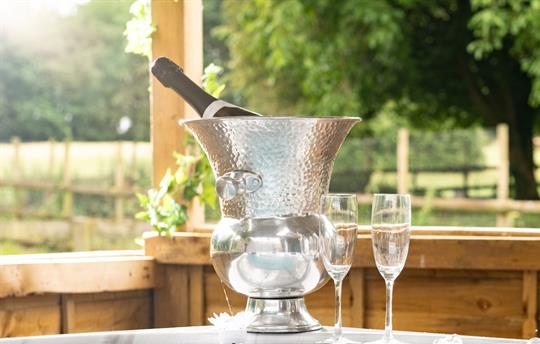 Hot Tub with countryside view 