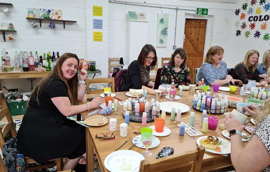 Doodle Alley offers Pottery Parties for all ages