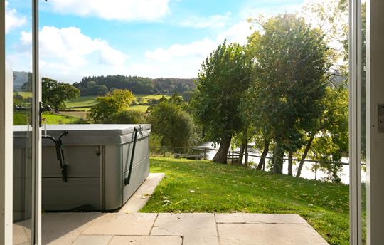 Gamekeepers Cottage - Double doors to the garden