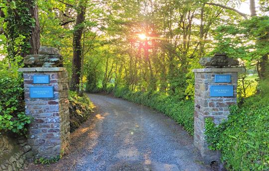 Gates to Broomhill Manor
