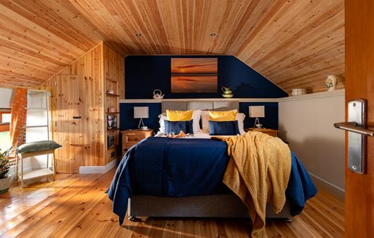 Main bedroom with king size bed