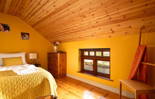 Bedroom 3 with single/twin/king bed