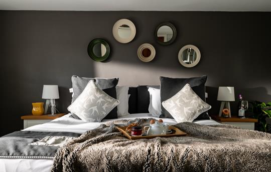 Saffi's Cottage Disabled Friendly En Suite Bedroom