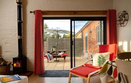 Wagtail Cottage and patio