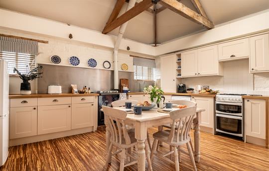 Owl kitchen and dining area