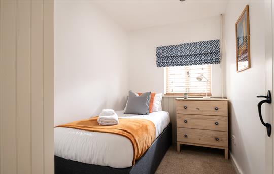 Woodpecker single bedroom