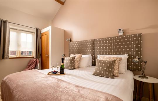 Coot Cottage bedroom