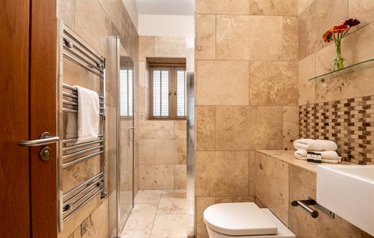 Coot Cottage bathroom