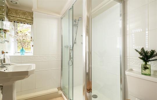 Peace and Plenty shower room