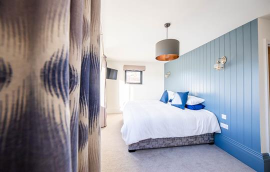 Large bedroom with ensuite