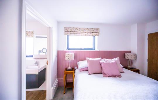 Bedroom with ensuite