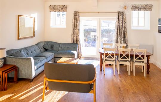 Access to the private enclosed garden