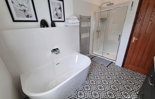Main bathroom