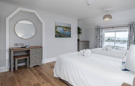 Bedroom 7 Ty Glas Beach House