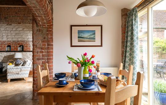 The Roost, Heritage Escapes, Dining Area