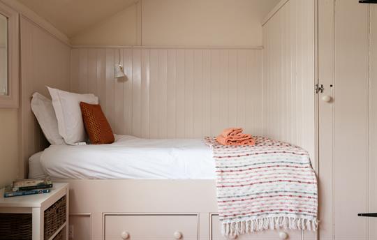 Hinds Cottage, 3rd bed in Twin Bedroom 