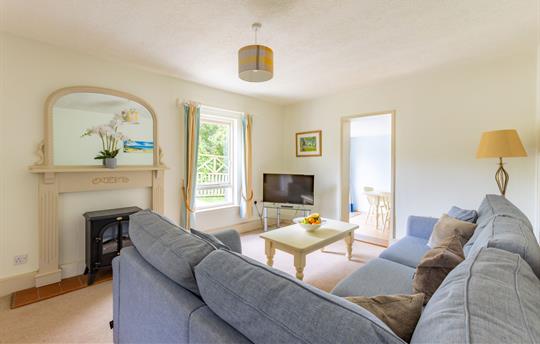 Cormorant Cottage, Broomhill Manor, Living Room