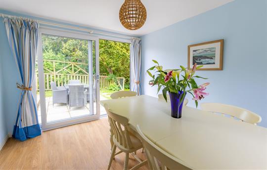 Cormorant Cottage, Broomhill Manor, Dining Room