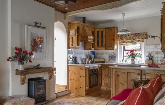 Honeymoon Cottage open plan kitchen 