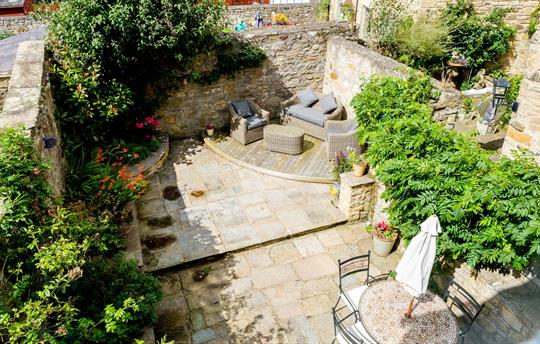 Rear courtyard garden