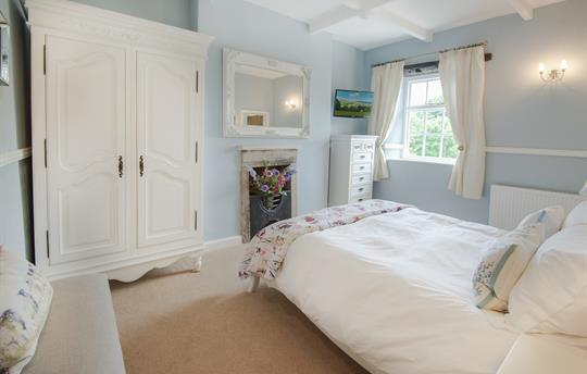 Master ensuite bedroom