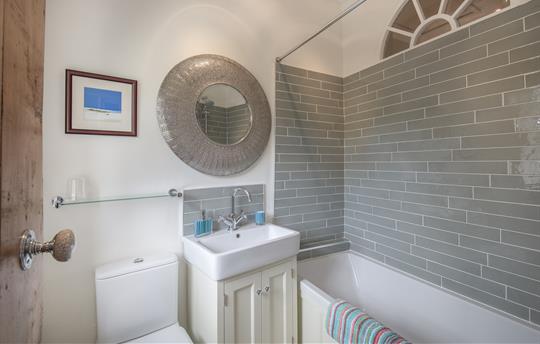 Master ensuite bathroom