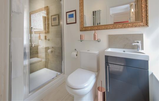 Ensuite to second bedroom