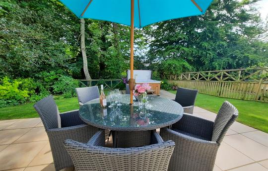 Sandpiper's Private Garden & Hot Tub