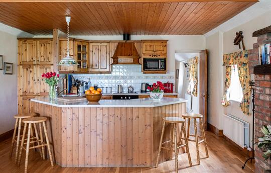 Rose Cottage's gorgeous open plan galley kitchen 