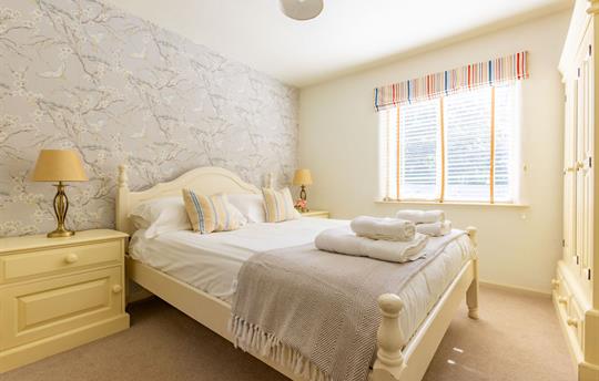 Kittiwake Cottage Master Bedroom, Broomhill Manor