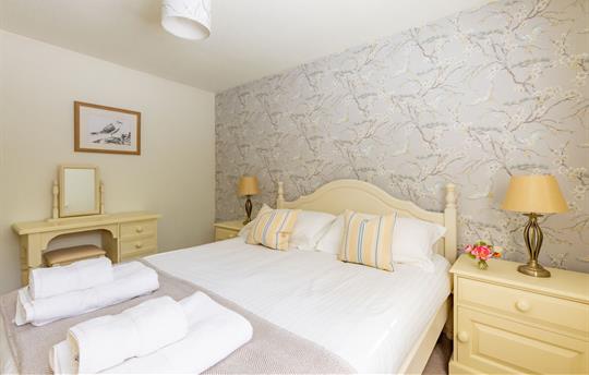 Kittiwake Master Bedroom, Broomhill Manor