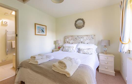 Swallow Cottage Bedroom, Broomhill Manor