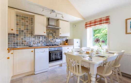 Woodlark Cottage Kitchen/Diner Broomhill Manor