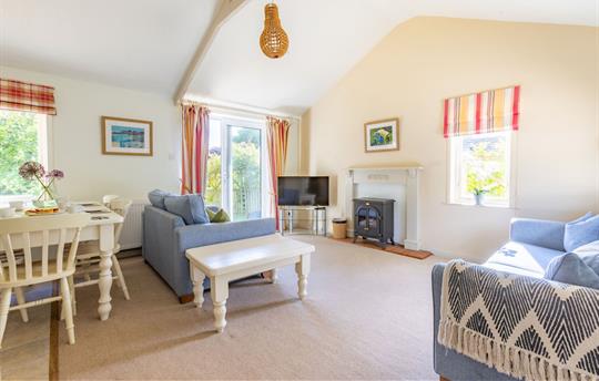 Woodlark Cottage Living Dining Broomhill Manor