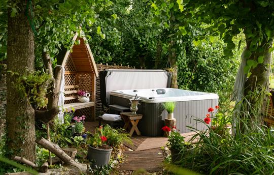 Private Hydrotherapy Hot Tub