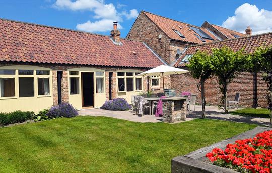 Foldyard cottage walled garden