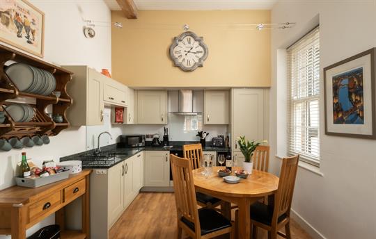 Malt House  dining kitchen