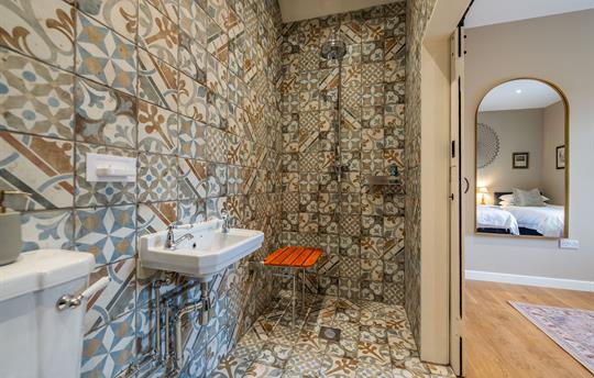 Dovecot - wheelchair-friendly shower room