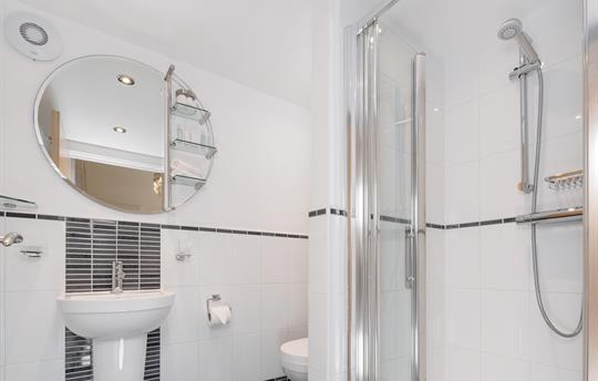 Brew House ensuite to master bedroom