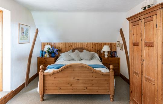 Apple Loft master bedroom and en suite