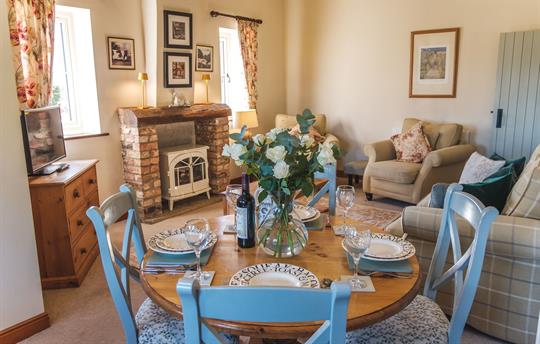 Owl lounge and dining room