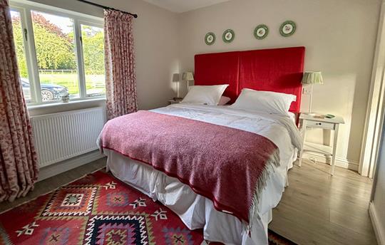 Tearose Bedroom in The Cider Mill