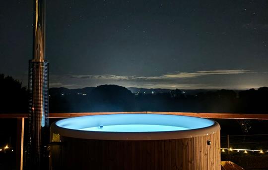 Wood fired Hot tubs in all Bothies