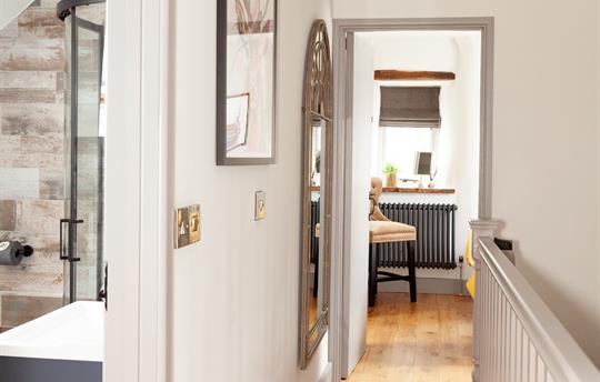 Light & bright landing.