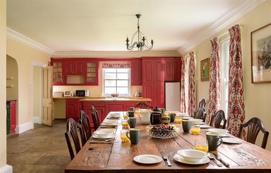 Auchengashell dining table sits 14